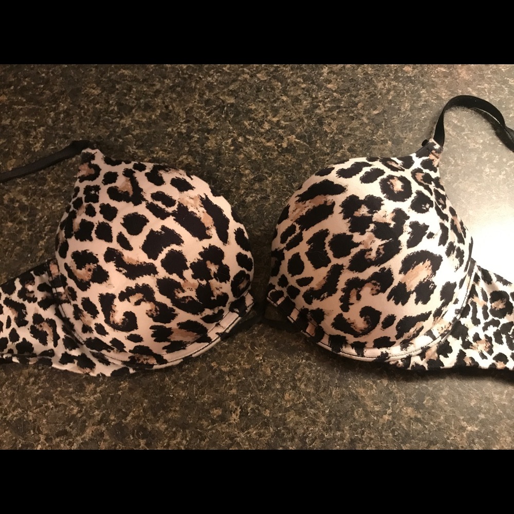 Victoria's Secret Miraculous Plunge Bra